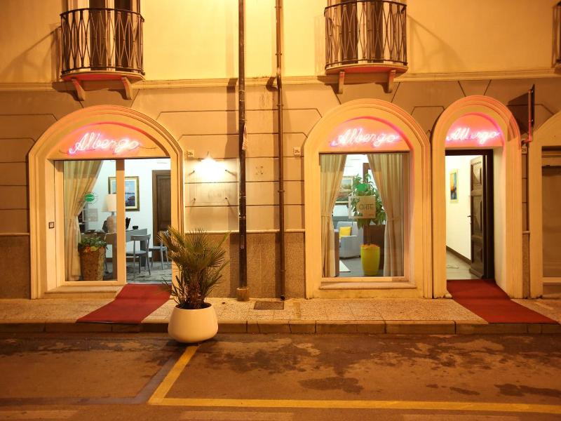 Albergo Residenziale La Corte image