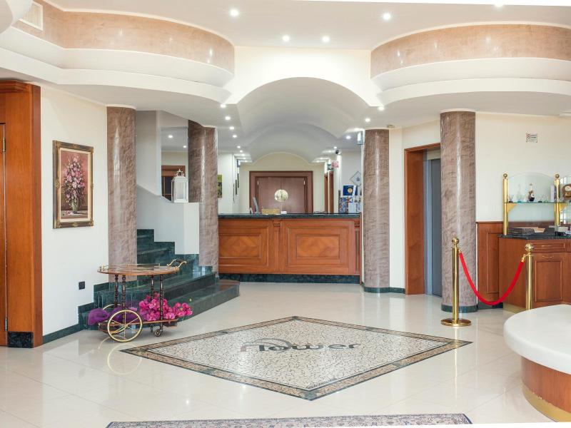 Hotel - Motel Flower image