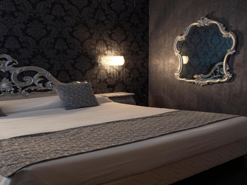 Hotel - Motel Flower image