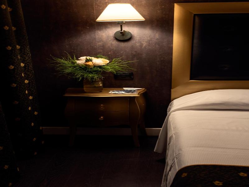 Hotel - Motel Flower image