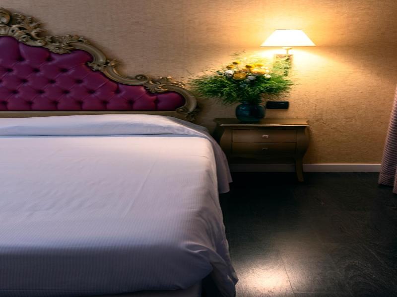 Hotel - Motel Flower image