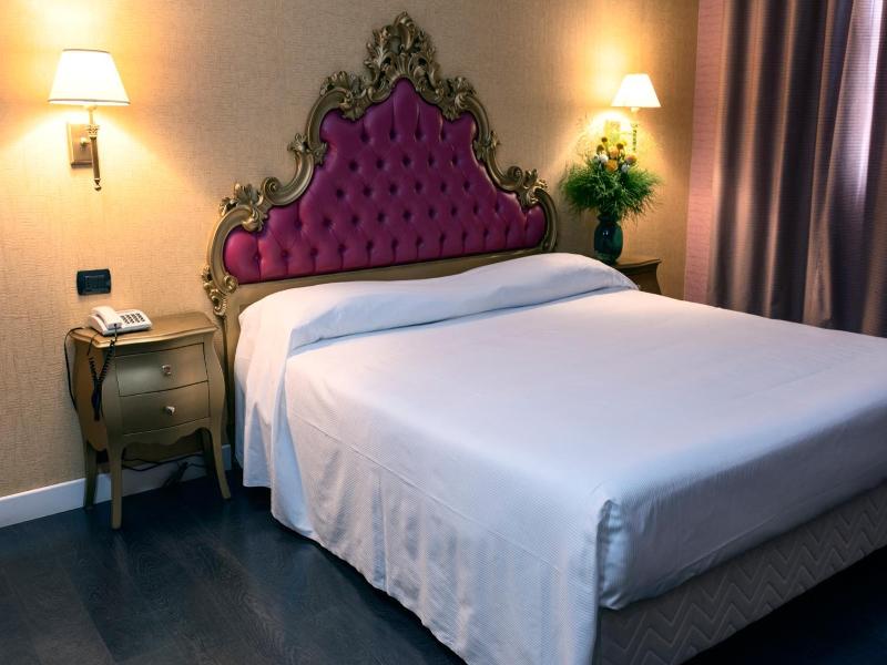 Hotel - Motel Flower image