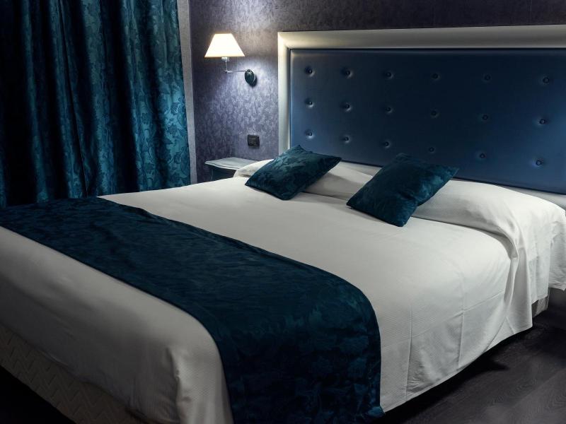 Hotel - Motel Flower image