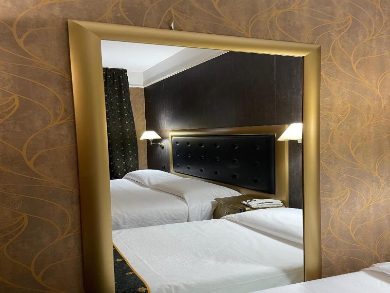 Hotel - Motel Flower image