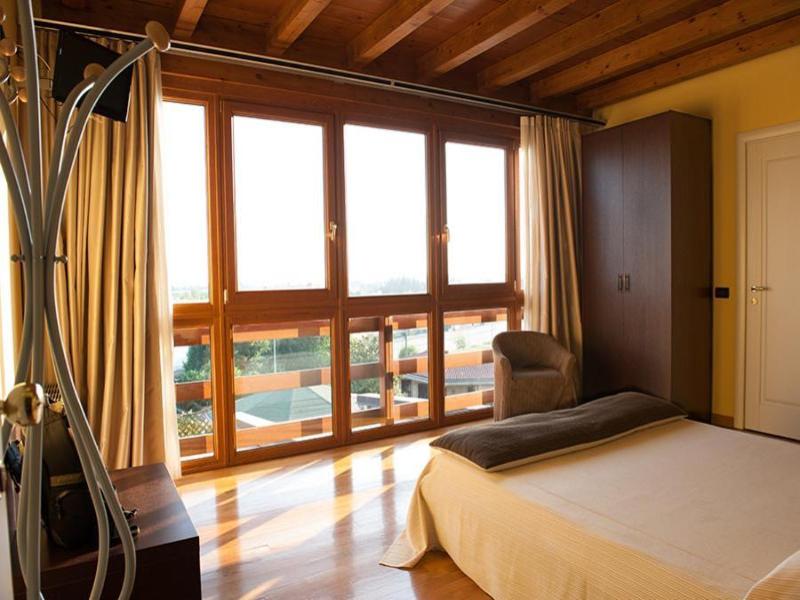Hotel Fontana Santa image