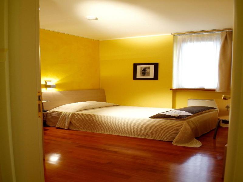 Hotel Fontana Santa image