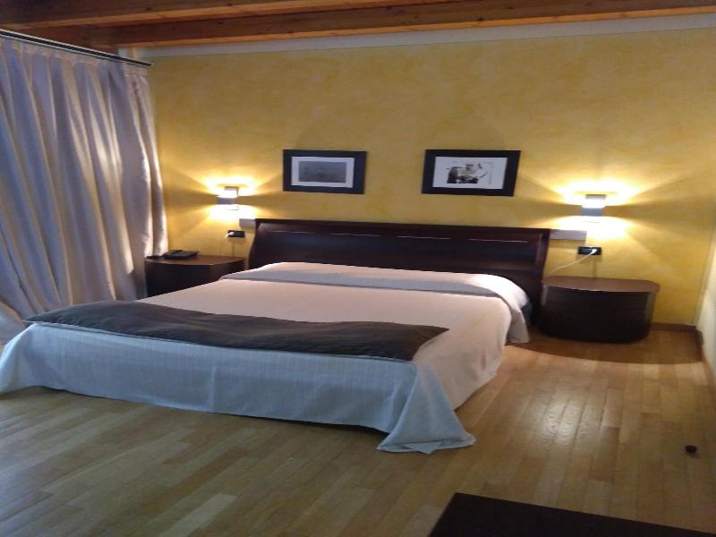 Hotel Fontana Santa image