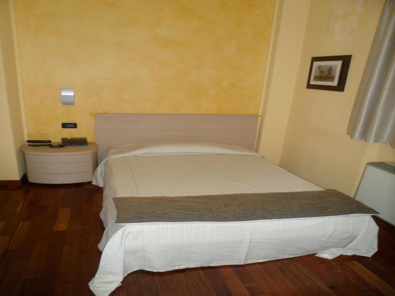 Hotel Fontana Santa image