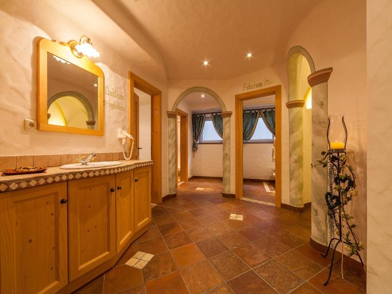 Hotel Tolderhof image