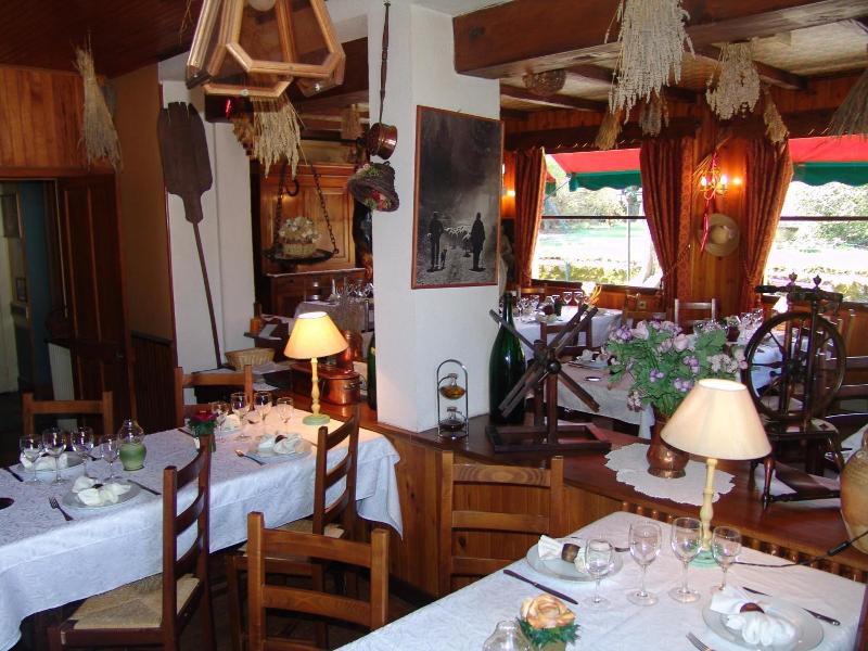 Au Sans Souci image