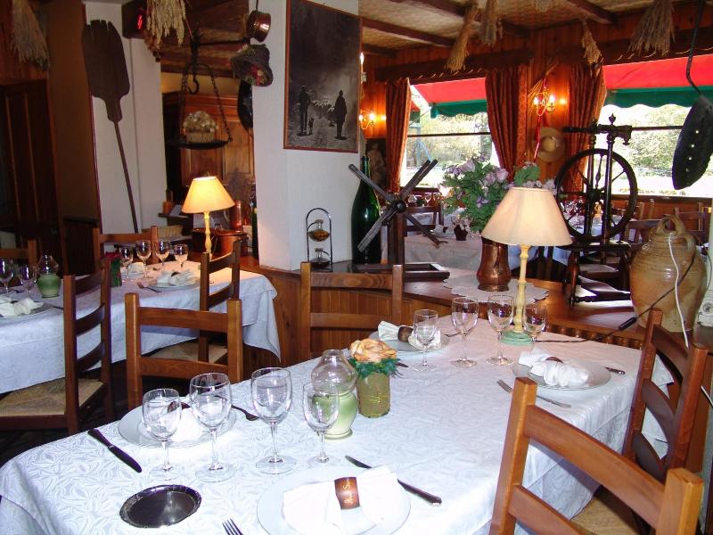 Au Sans Souci image