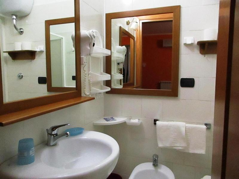 Hotel Rosso Di Sera image