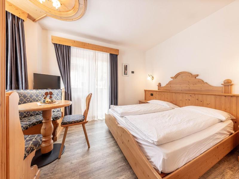 Hotel Siror image