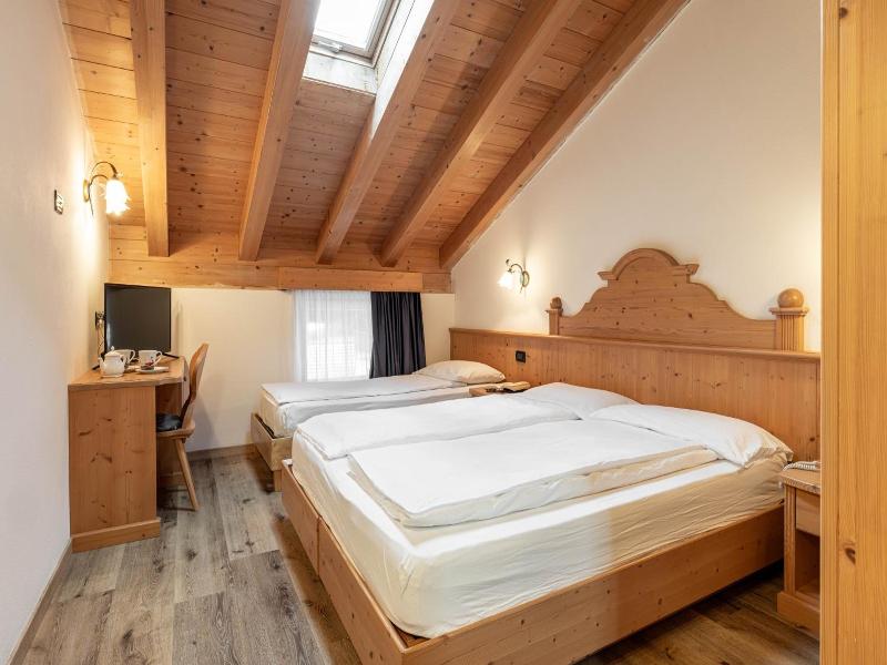 Hotel Siror image