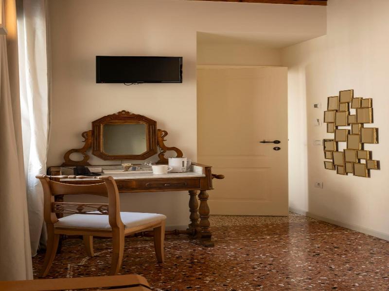 Le Andrianelle image
