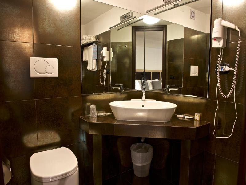 Hotel Ristorante Centosedici image