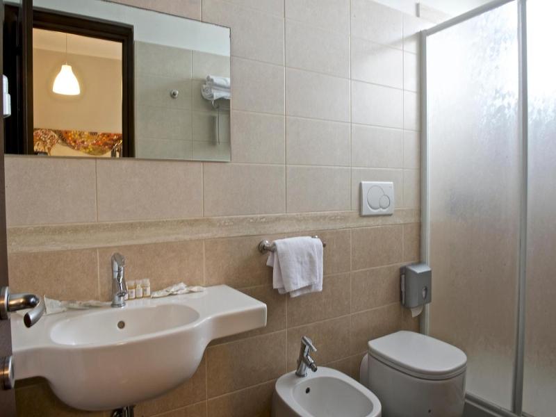 Hotel Ristorante Centosedici image