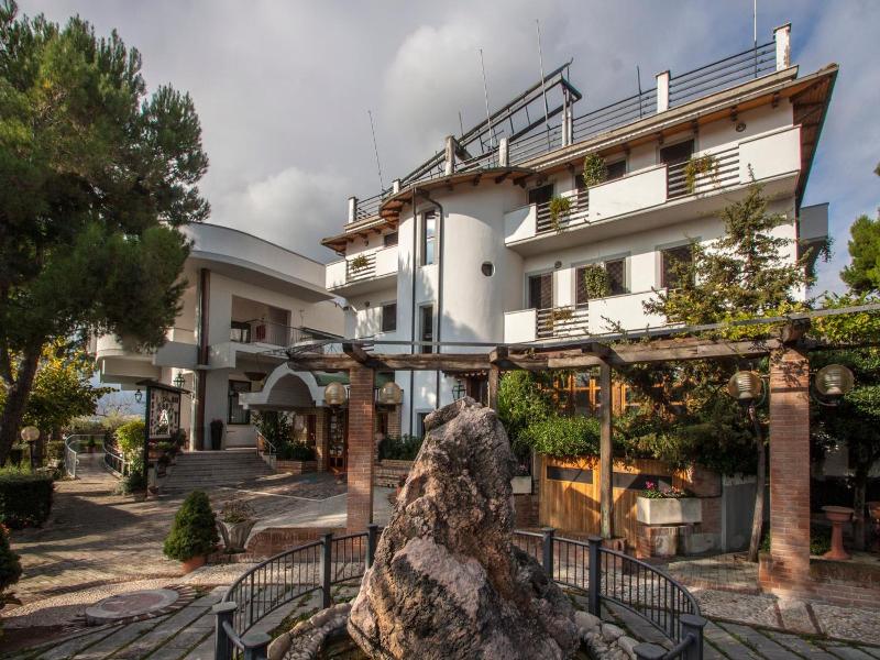 Hotel Ristorante La Bilancia image