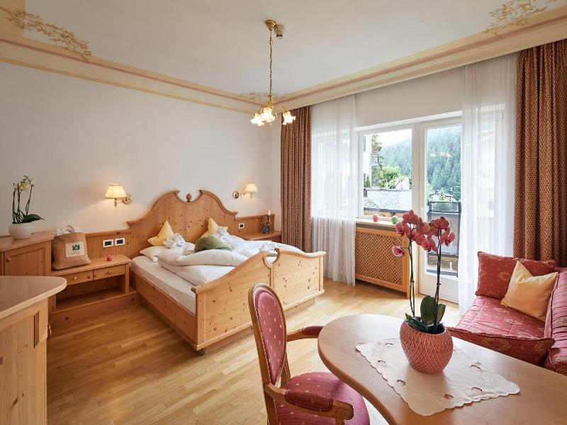 Dolomites Wellness Hotel Savoy image
