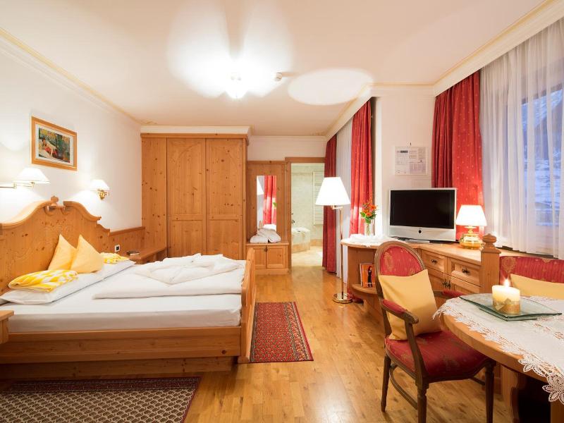 Dolomites Wellness Hotel Savoy image