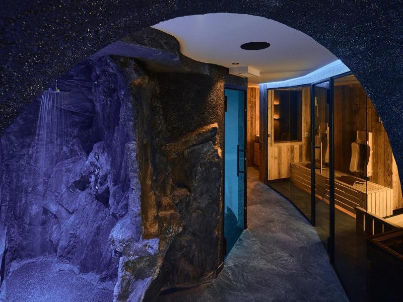 Dolomites Wellness Hotel Savoy image