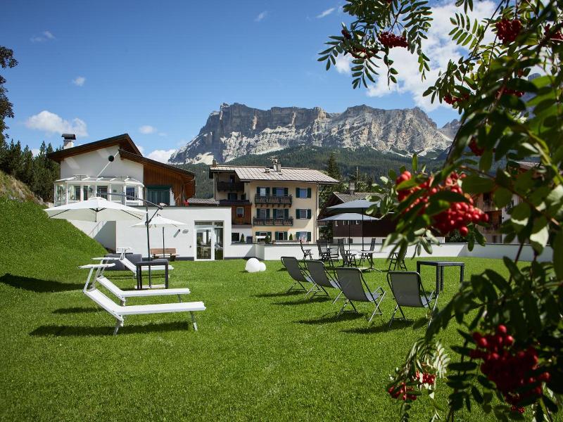 Dolomites Wellness Hotel Savoy image