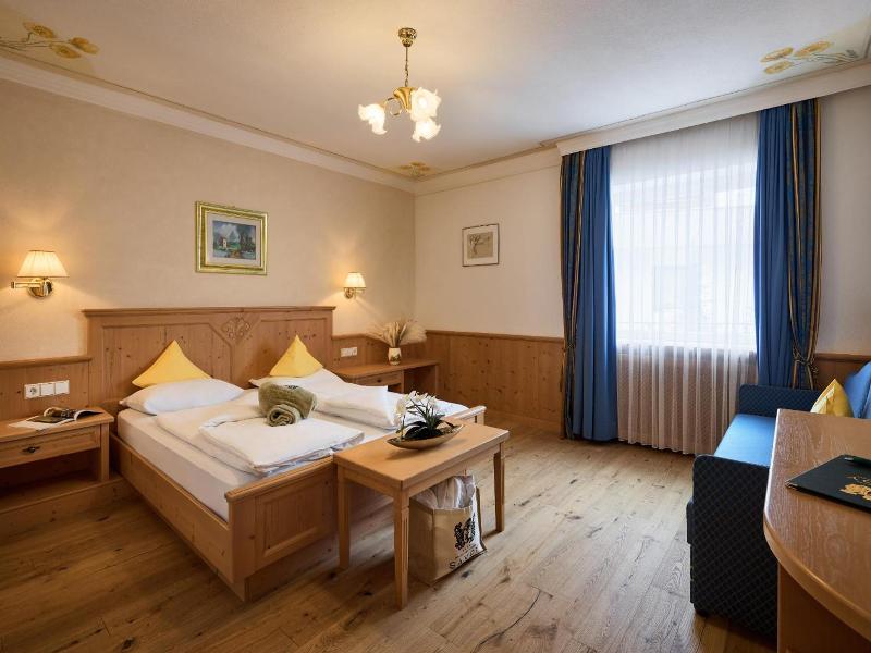 Dolomites Wellness Hotel Savoy image