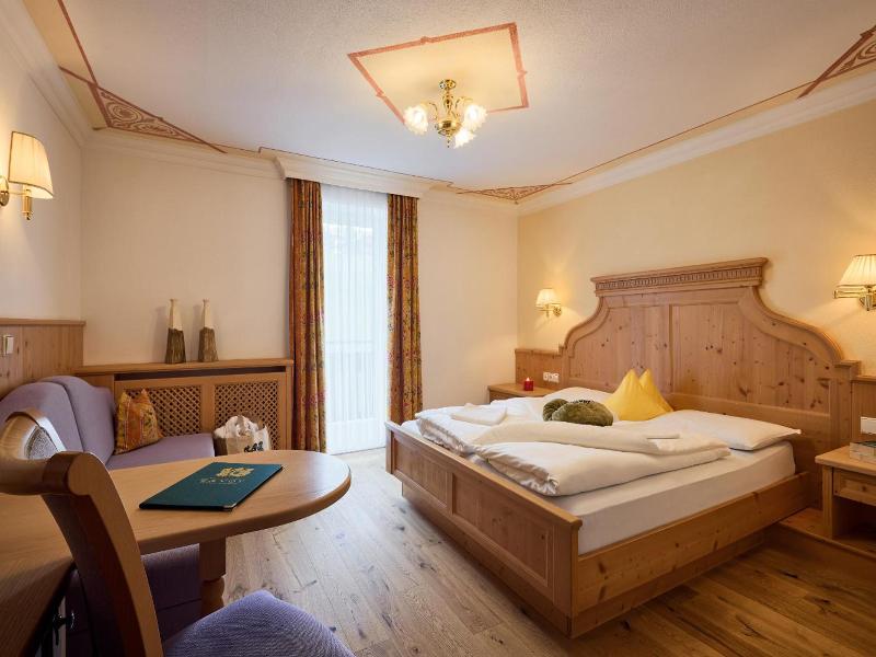 Dolomites Wellness Hotel Savoy image