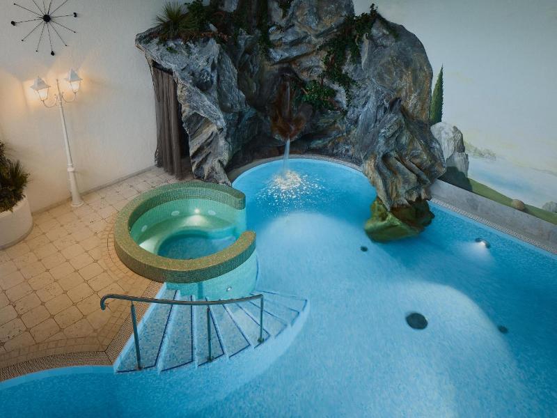 Dolomites Wellness Hotel Savoy image