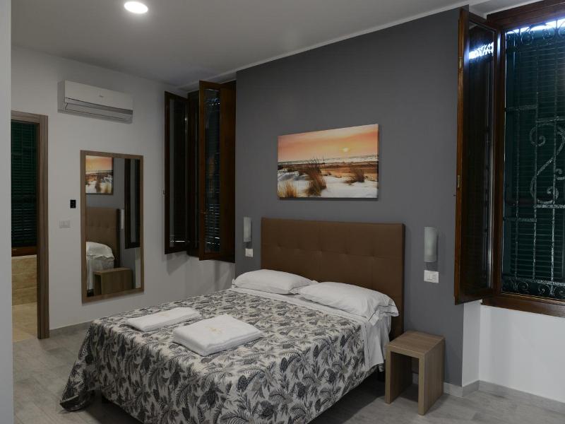 Hotel Oregon image