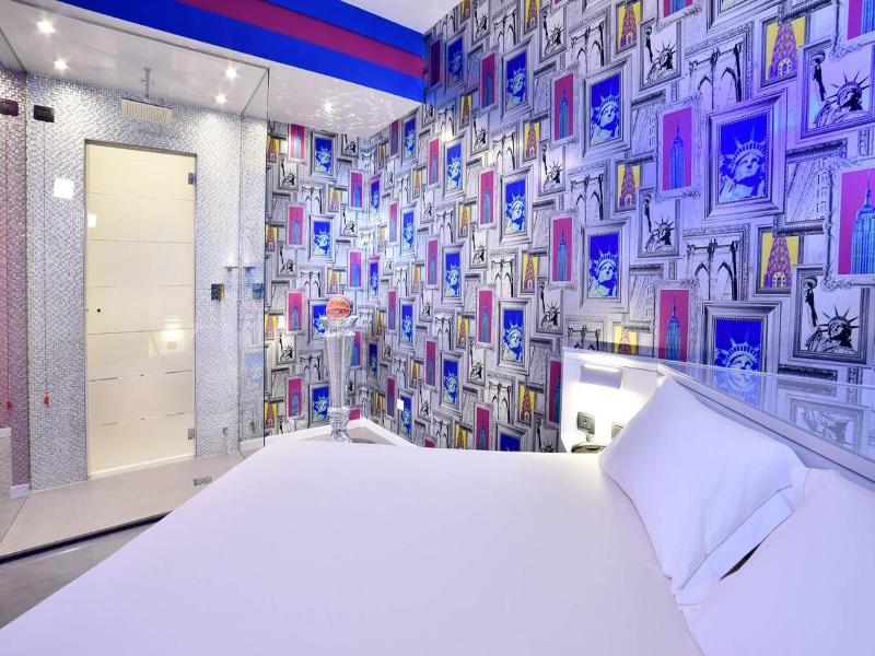 Sweet Motel image