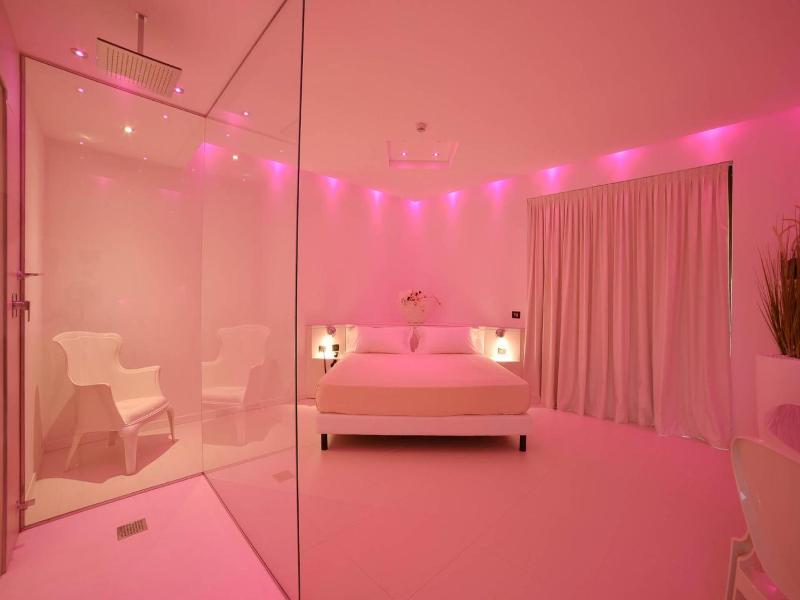 Sweet Motel image