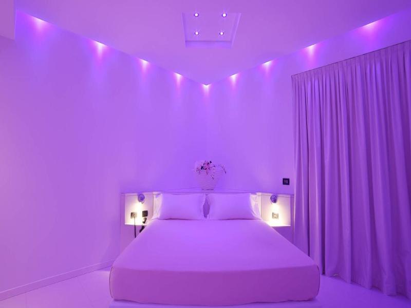 Sweet Motel image