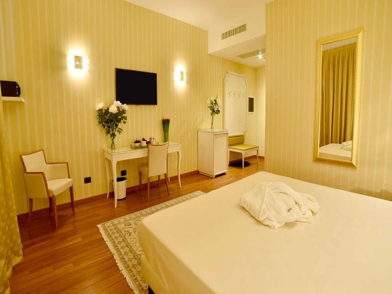 Sweet Motel image