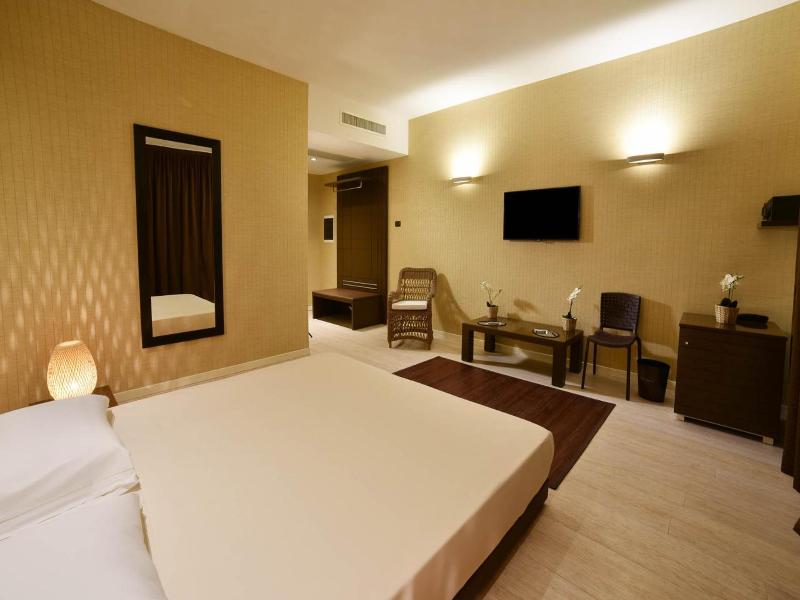 Sweet Motel image