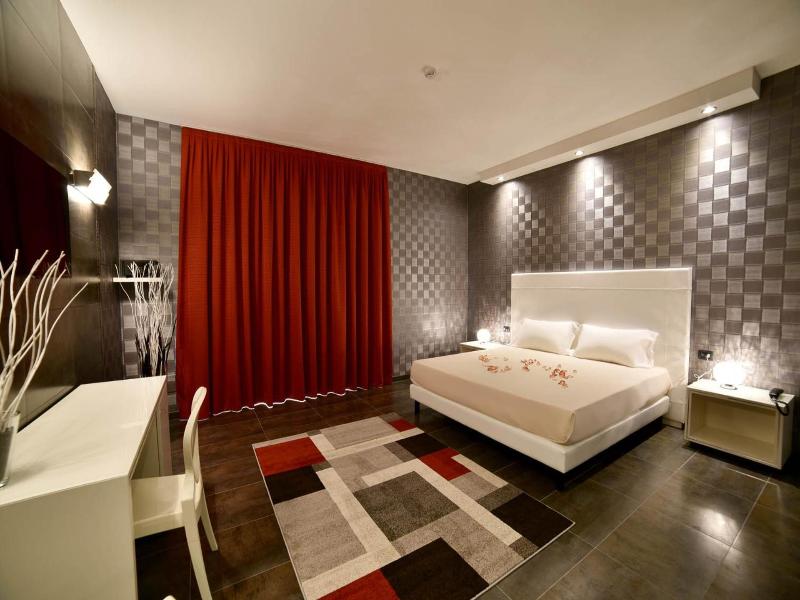 Sweet Motel image