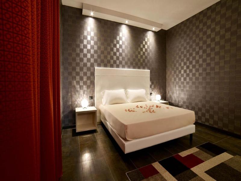Sweet Motel image