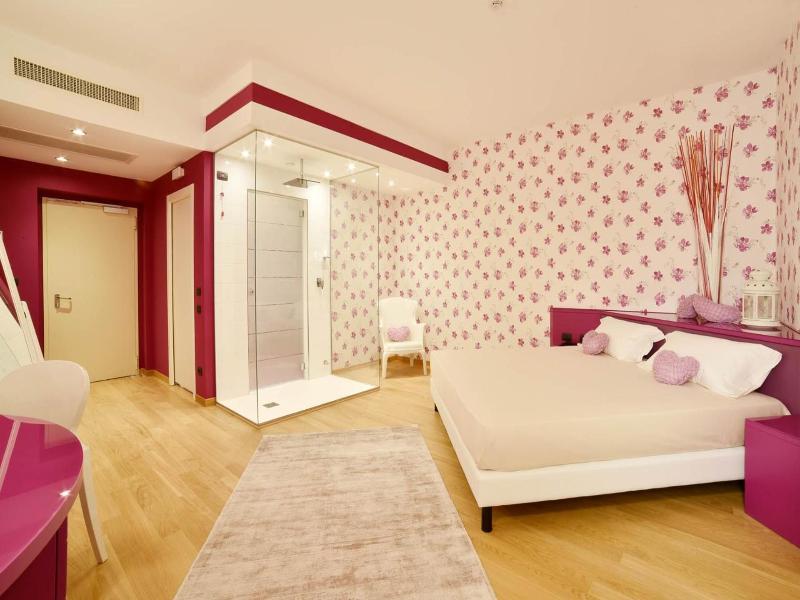 Sweet Motel image