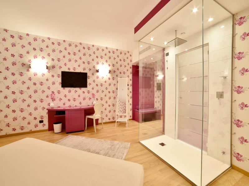 Sweet Motel image