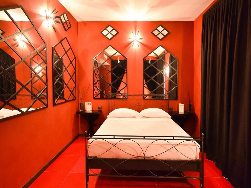 Sweet Motel image