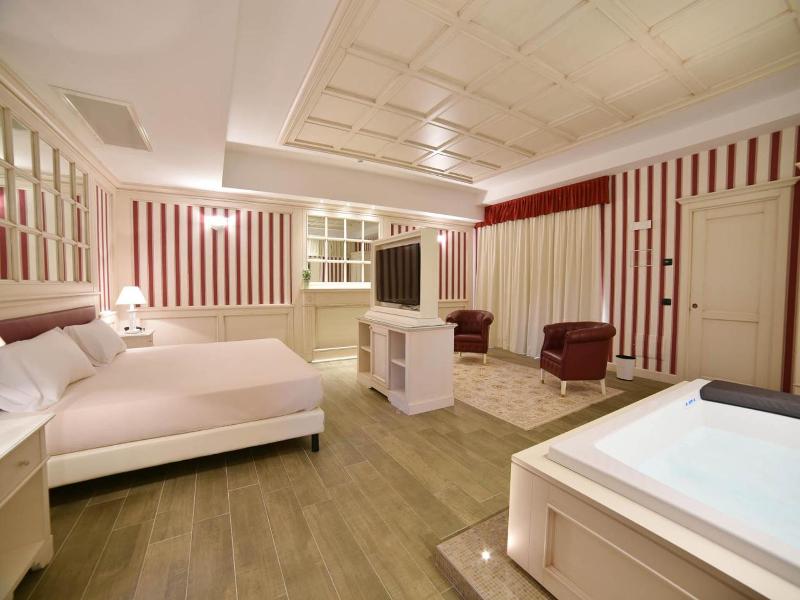 Sweet Motel image