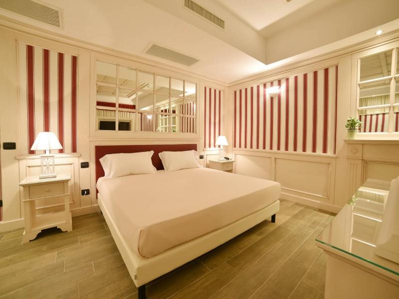 Sweet Motel image