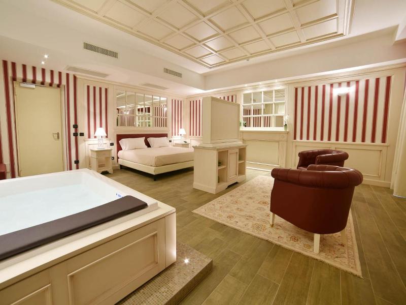 Sweet Motel image