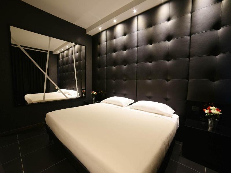 Sweet Motel image