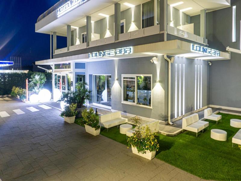 Hotel Kuma image
