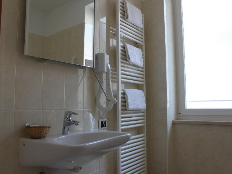 Albergo Hofer image