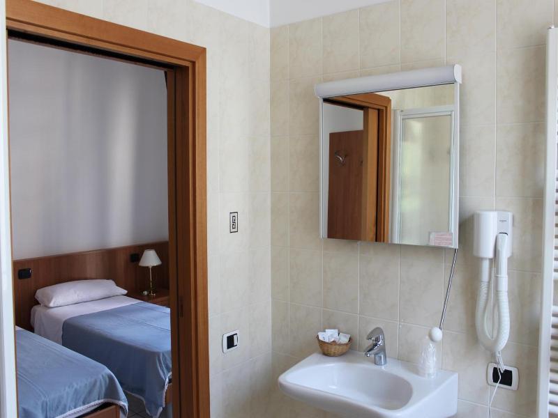 Albergo Hofer image