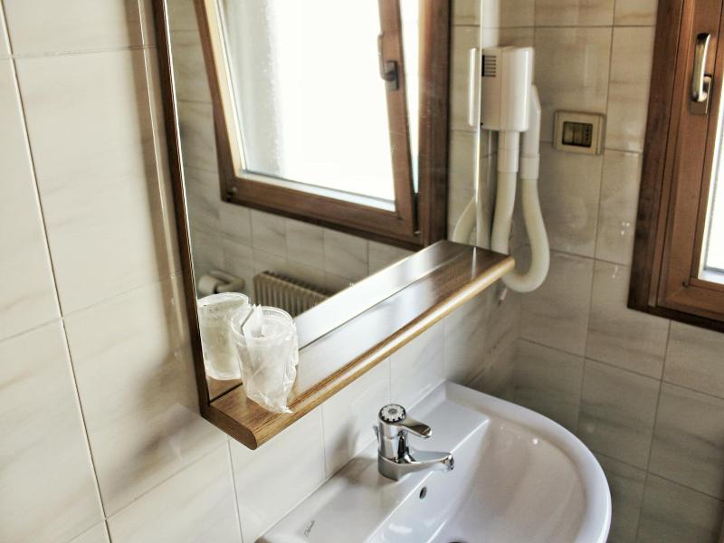 Albergo Hofer image