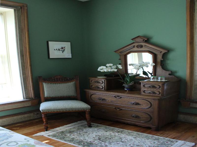 The Woodbridge House image