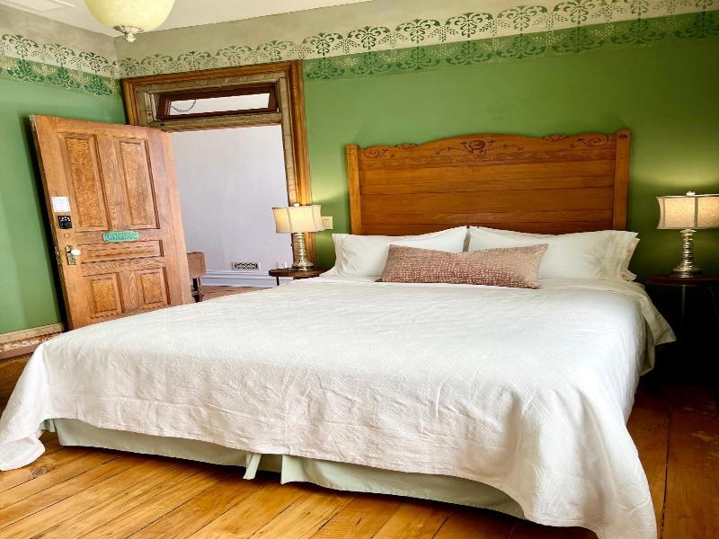 The Woodbridge House image